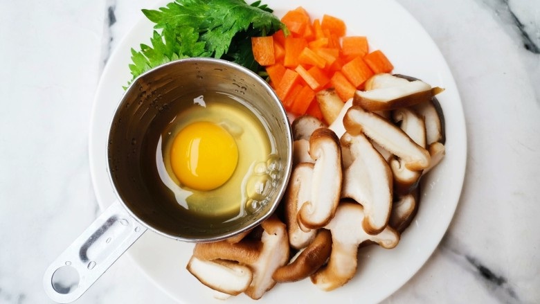 C&aacute;ch nấu canh trứng mới toanh, vừa ngọt thơm lại đủ chất, bữa tối chỉ cần t&ocirc; canh n&agrave;y l&agrave; ngon l&agrave;nh rồi! - Ảnh 2.