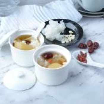 Chè Nấm Tuyết Táo Đỏ
