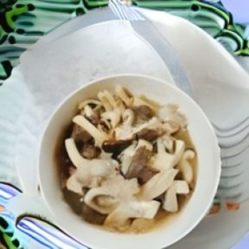 Nấm yến xào tim heo