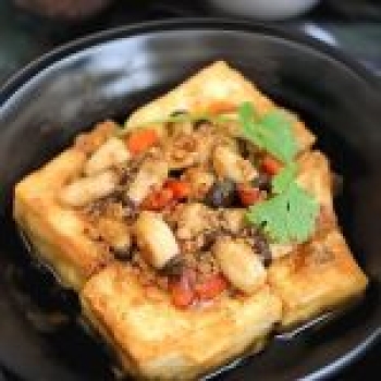 Đậu hũ kho nấm đùi gà